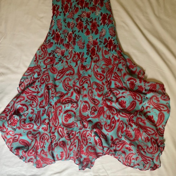 Paradise NY Beautiful floral Dress - Picture 3 of 4